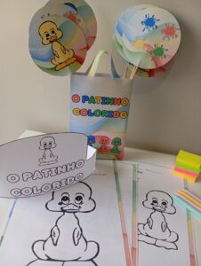 SACOLA MUSICAL – O PATINHO COLORIDO