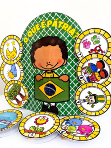Luva com o poema “O que é Pátria”